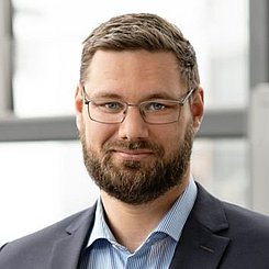Herr Prof. Dr.-Ing. Arne Röttger